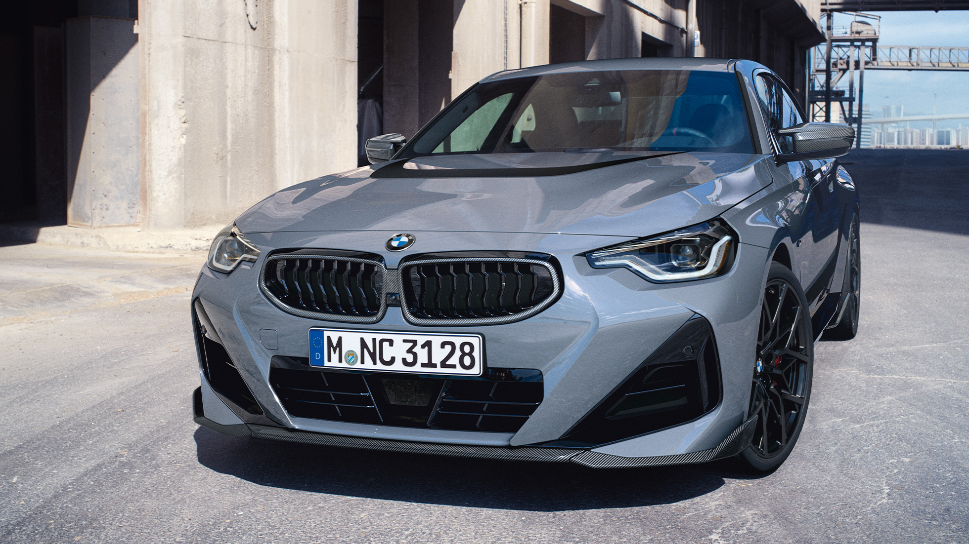 BMW 2-serie Coupé G42, sett skrått forfra næropptak. BMW M Performance Parts BMW 2-serie Coupé G42 sett skrått forfra næropptak