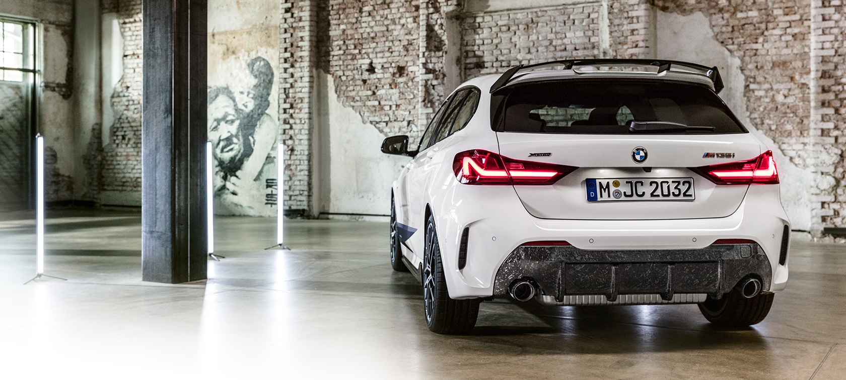 BMW 1-serie BMW M Performance Parts. BMW 1-serie Bakparti Design BMW M Performance Parts.