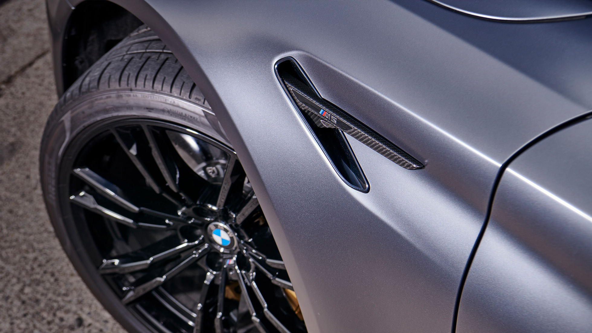 BMW M Performance Air Breather dekorribbe i karbonfiber. BMW M Performance Design Air Breather dekorribbe i karbonfiber.
