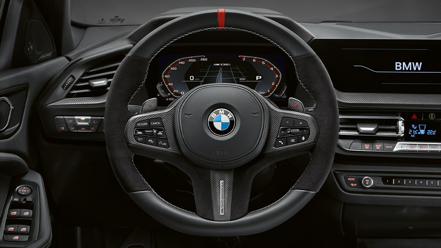 BMW M Performance ratt BMW M Performance ratt med rattdeksel i karbonfiber / Alcantara BMW tilbud sommer