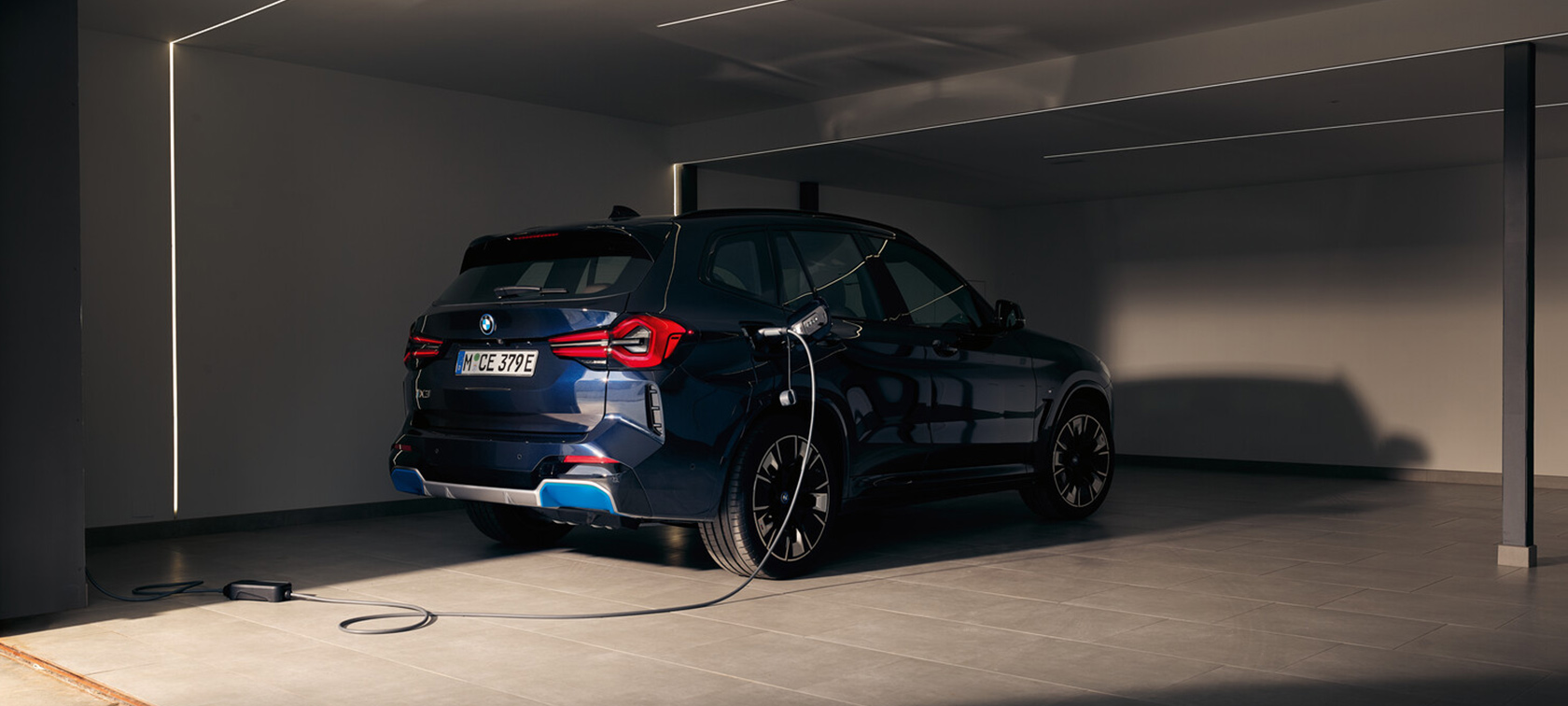 BMW iX3 G08 2021 M karbonsvart sideblikk