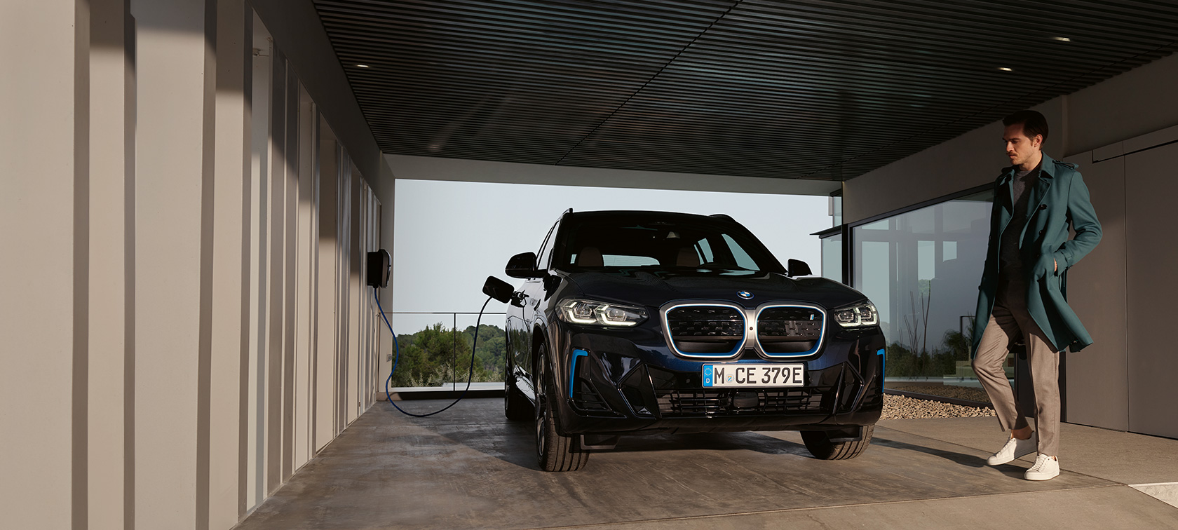 BMW iX