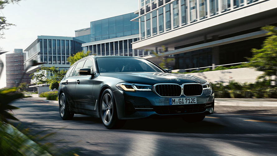 PREMIUM M-SPORT EDITION. PREMIUM M-SPORT EDITION.