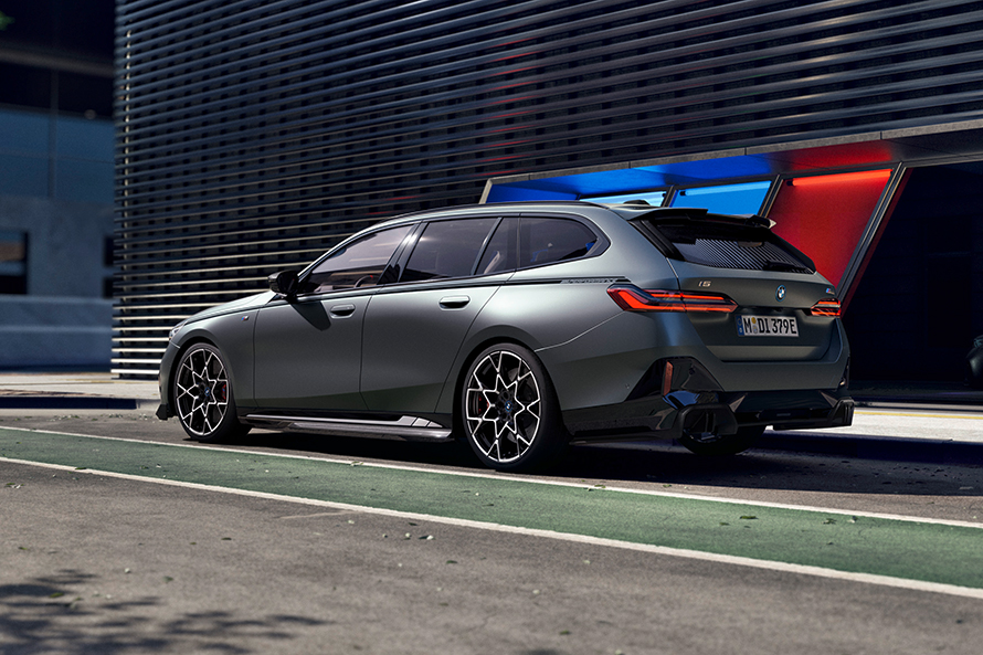 BMW i5 M Performance Parts BMW i5 M Performance Parts