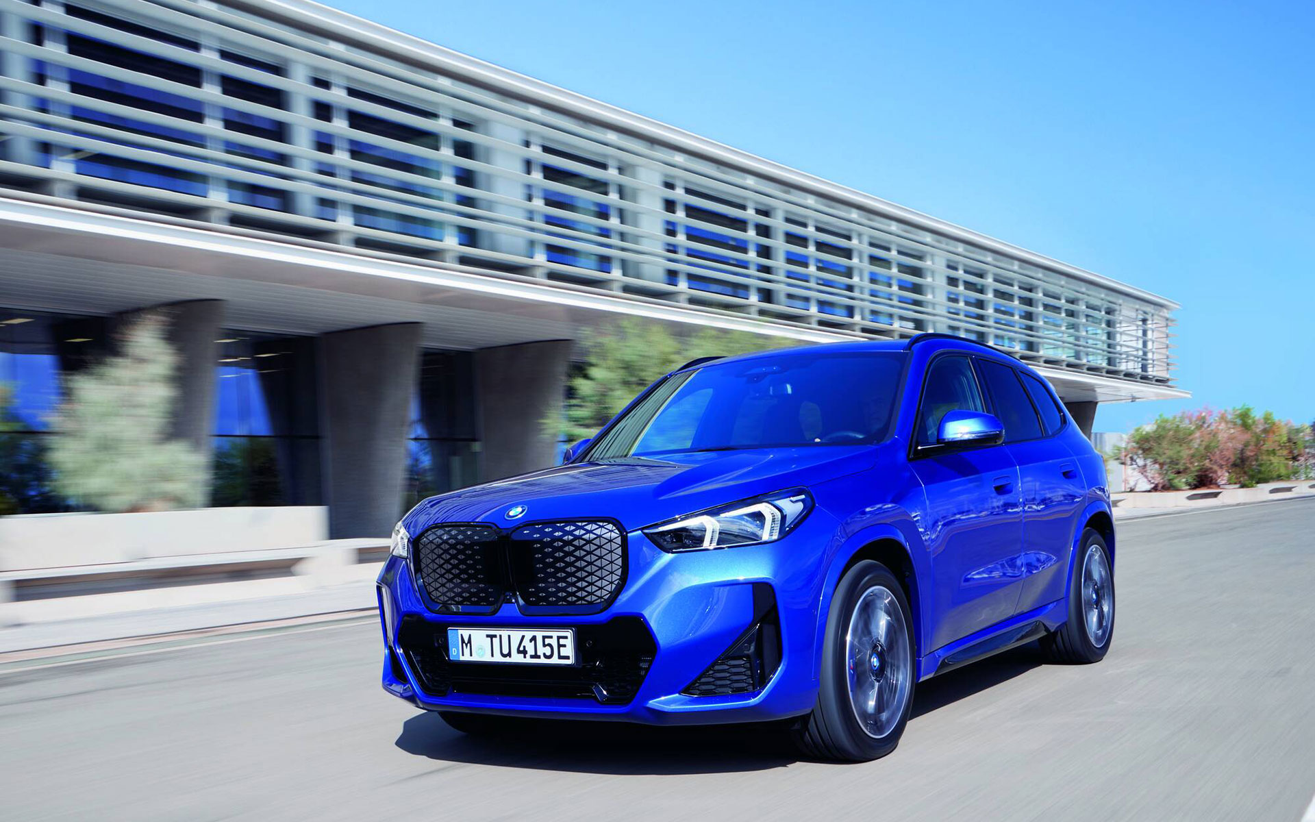  iX1 xDrive30 FULLY CHARGED