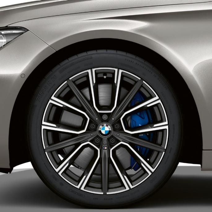 Felgene på BMW 7-serie Sedan med M Sportspakke BMW 7-serie Sedan med M Sportspakke: Nærbilde av felgene