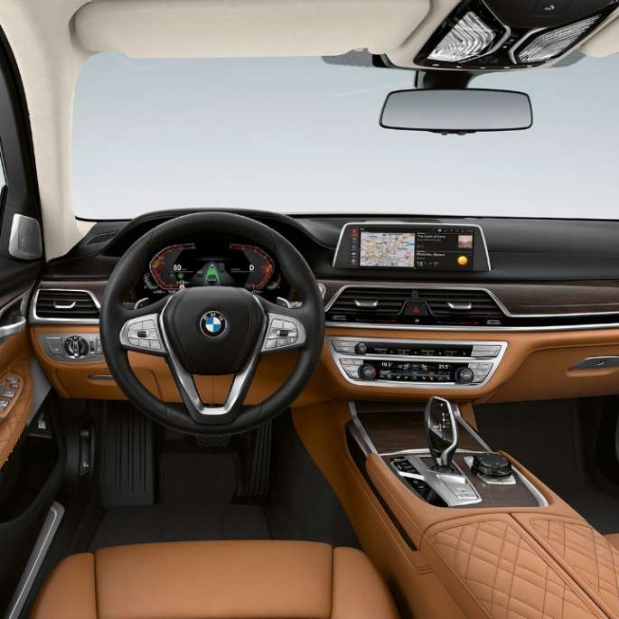 Kupeen til BMW 7-serie Sedan med Pure Excellence utvendig design Kupeen til BMW 7-serie Sedan med Pure Excellence utvendig design
