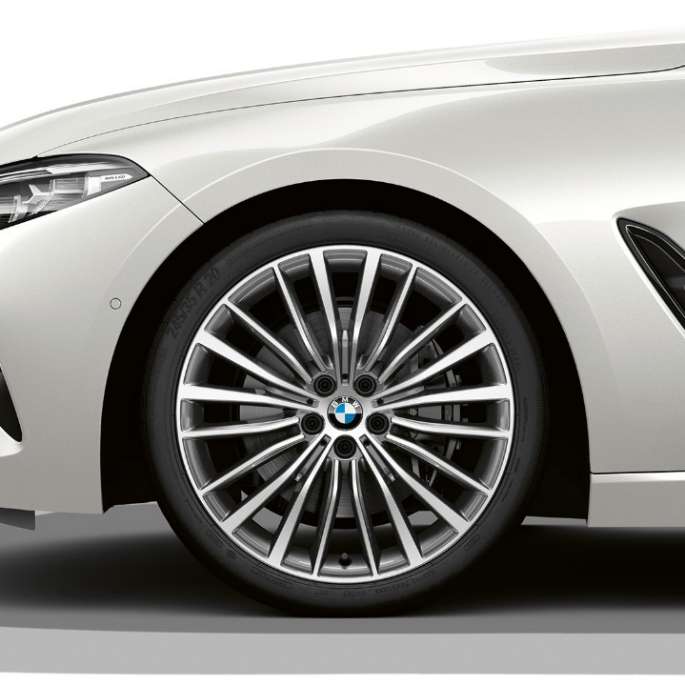 BMW 8-serie Coupé: 19" lettmetallfelger Multieke 731 tofarget.